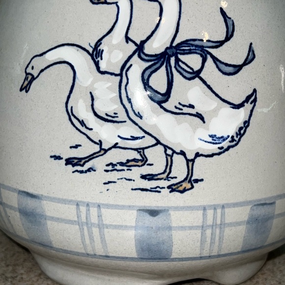 Gaggle of Geese LRG Pot Belly Canister and DUCK HEAD lid by LOUISVILLE stoneware - Picture 15 of 16